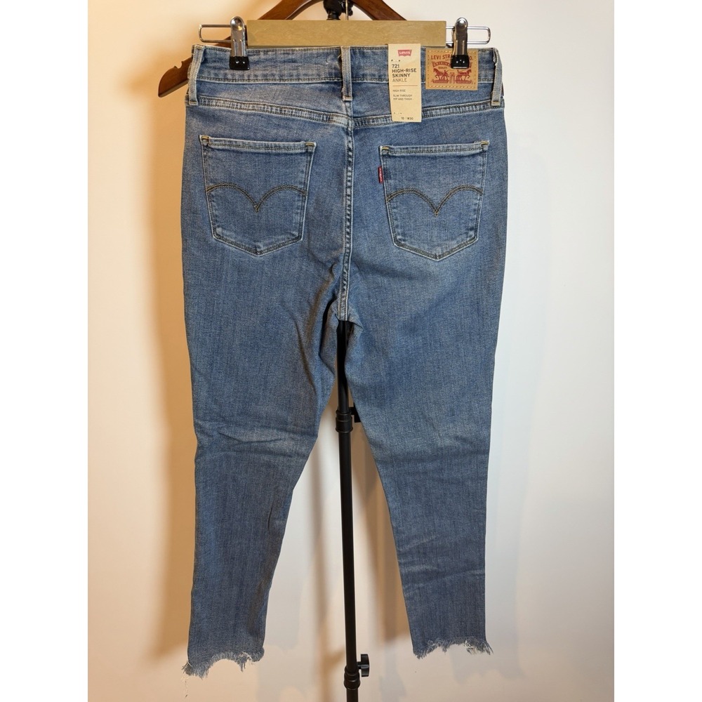 Levi's Women's High Rise Skinny Distressed Jeans Blue Medium Wash Size 10